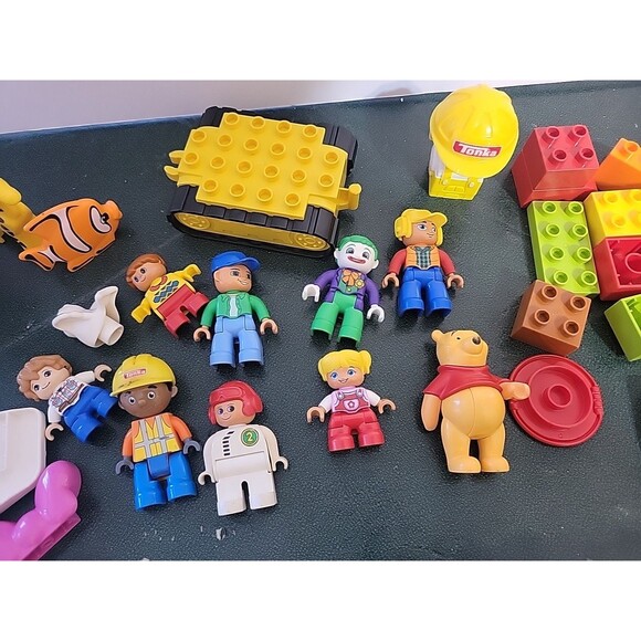 Nice Lot Lego Duplo Lot Winnie the Pooh Joker figures Blocks & More - Picture 4 of 6